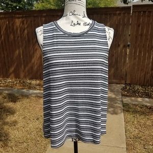 EVERLY black and white sleeveless top Large